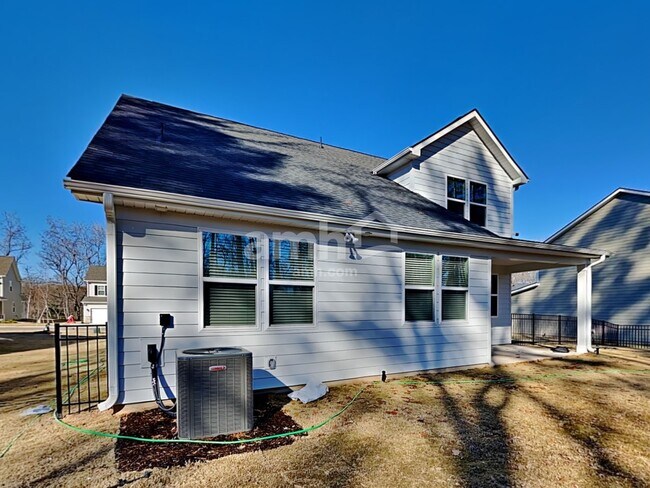 Building Photo - 616 Rivermist Dr