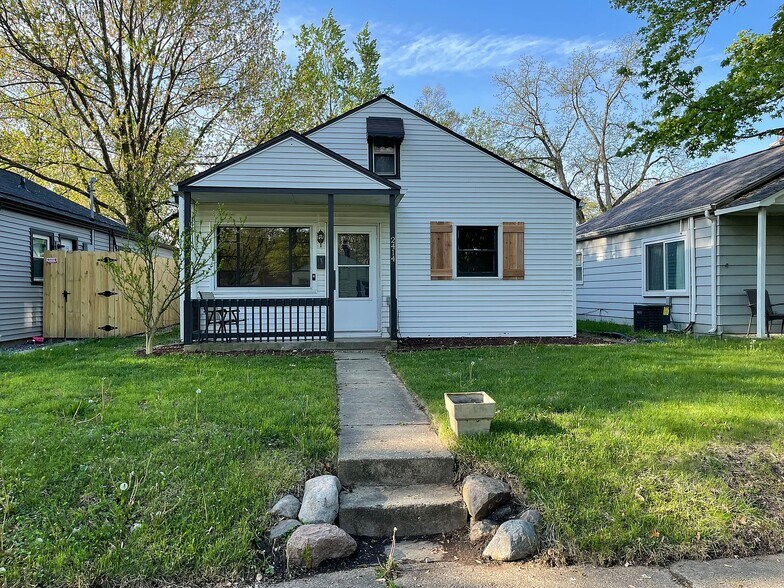 Primary Photo - 2414 Glenwood Ave