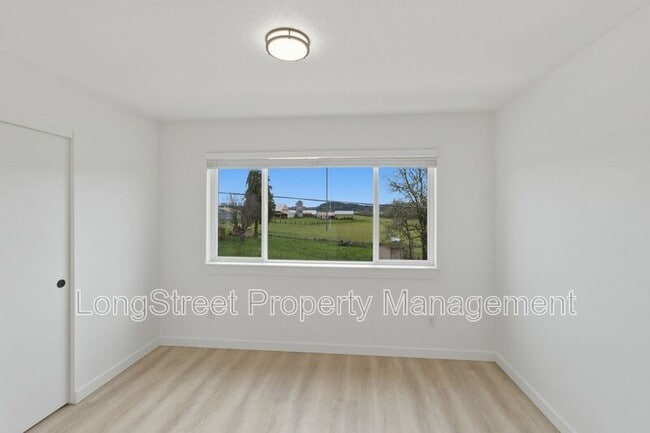 Building Photo - 810 S 19th St