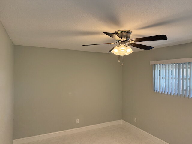 Building Photo - Remodeled Pool Home Located in the Very De...