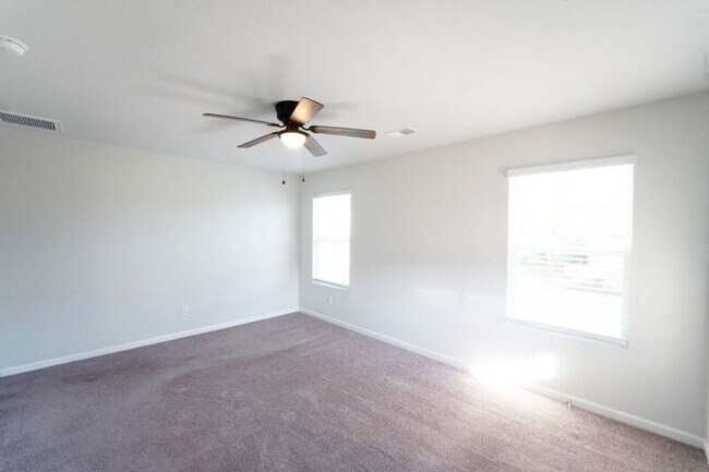 Building Photo - 8J Crabapple Cir