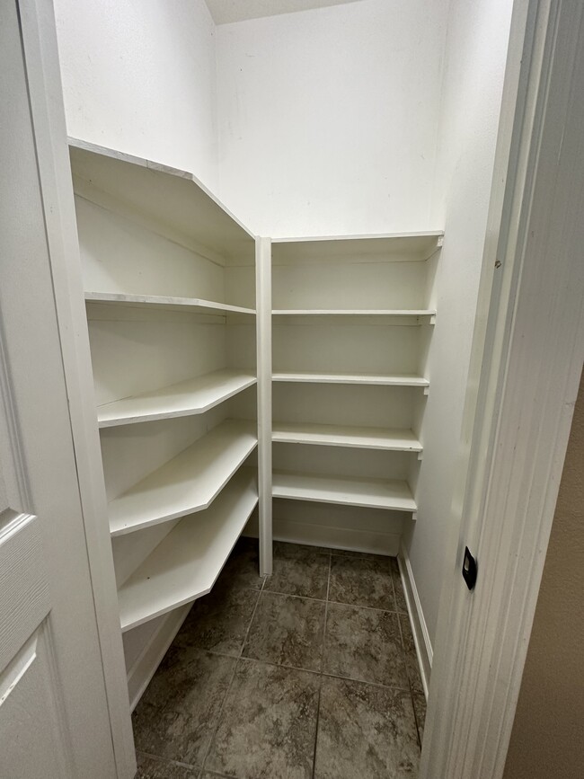 Building Photo - 1411 Caney Ln