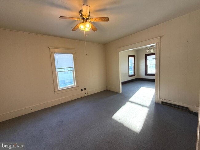 Building Photo - 19 Oakland Ave