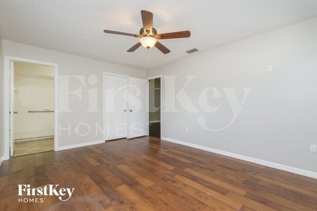 Building Photo - 8604 Knob Hill Ct