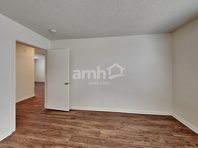 Building Photo - 9116 Dolphin Cir