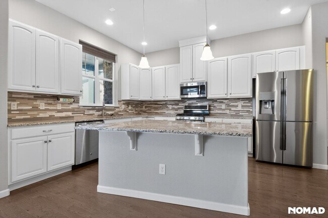 Building Photo - Luxury 3-Bedroom Legacy Ridge Living with Mountain Views