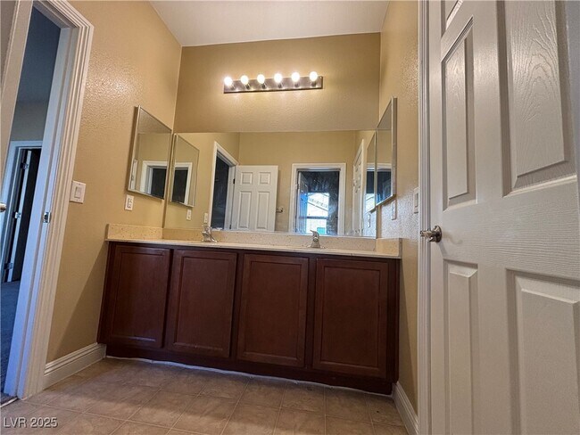 Building Photo - 9473 Alma Ridge Ave