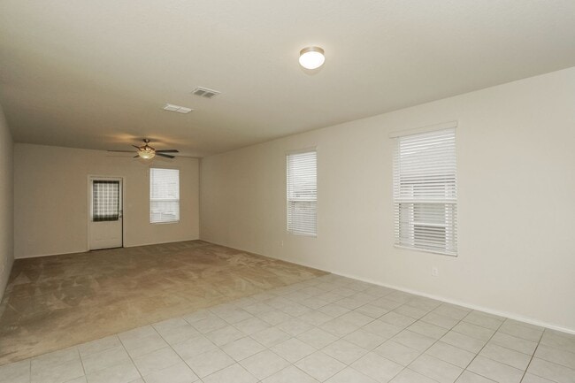 Building Photo - Perfect 3 bedroom ready to call home!