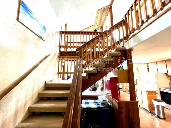 Building Photo - 9 Comstock Rd