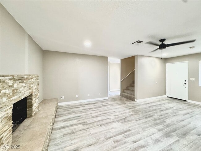 Building Photo - 5830 Deer Valley Dr