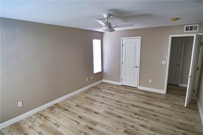 Building Photo - 5055 W Hacienda Ave