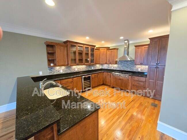 Building Photo - 216 Shady Ridge Ln