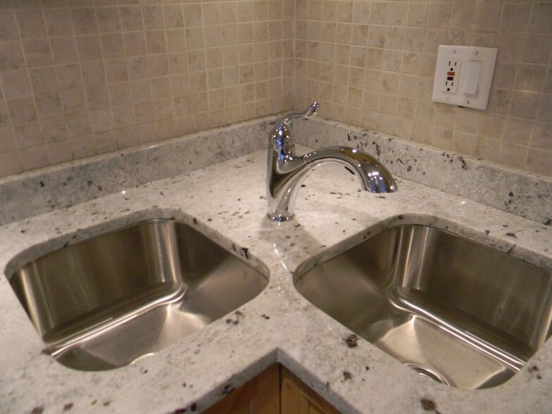 Building Photo - 10222 S 84th Terrace