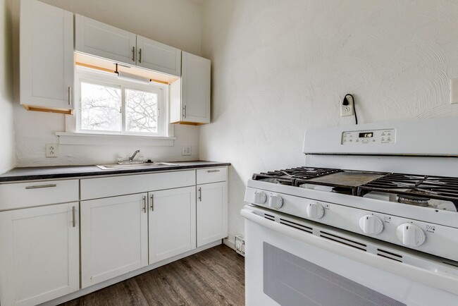 Building Photo - Available APRIL 2026 - Spacious 3 Bedroom Apartment in the Heart of Mt Oliver!