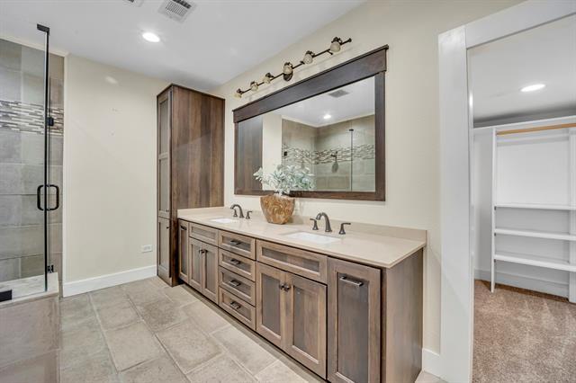 Building Photo - 6227 Lakeshore Dr