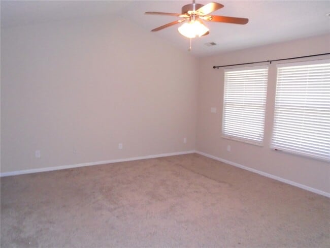 Building Photo - 1109 Peachtree Ct