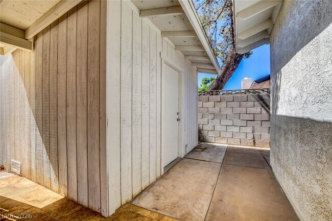Building Photo - 4367 S Mojave Rd