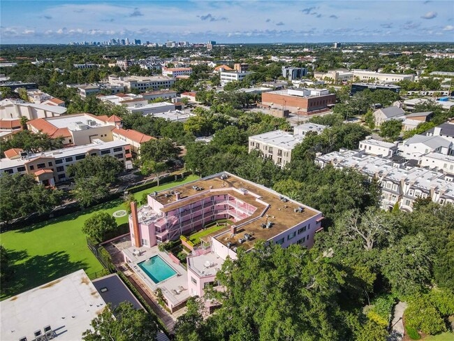 Building Photo - 640 N Park Ave