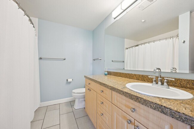 Building Photo - 5677 S Park Pl