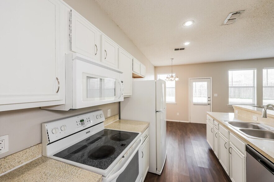 Building Photo - 6460 Downeast Dr