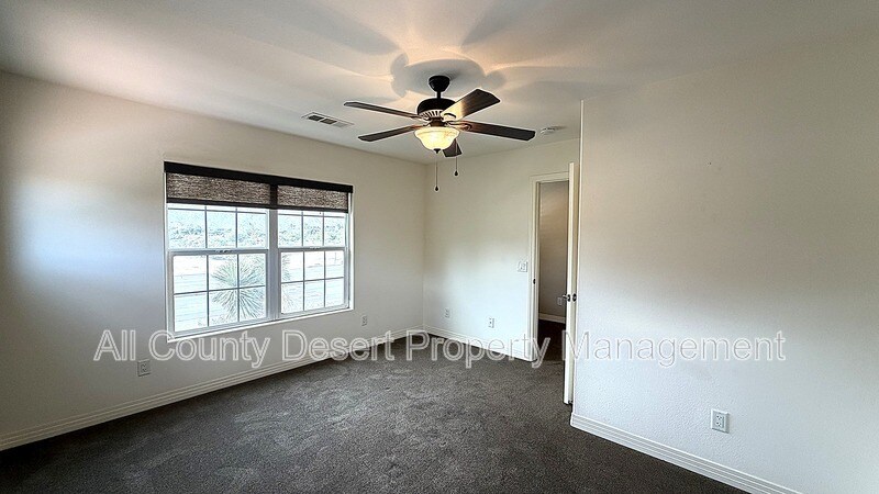 Building Photo - 52275 Desert Spoon Ct