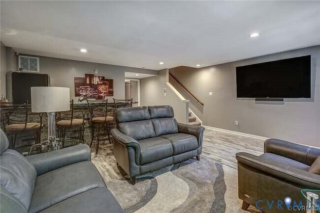 Building Photo - 441 Creekwillow Dr