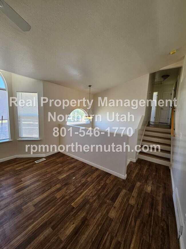 Building Photo - 3 Bedroom Home in Ogden Available