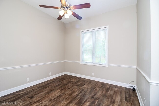 Building Photo - 870 Ohio Ct