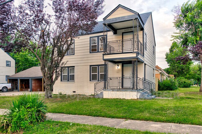 Building Photo - 3200 NW 16th St