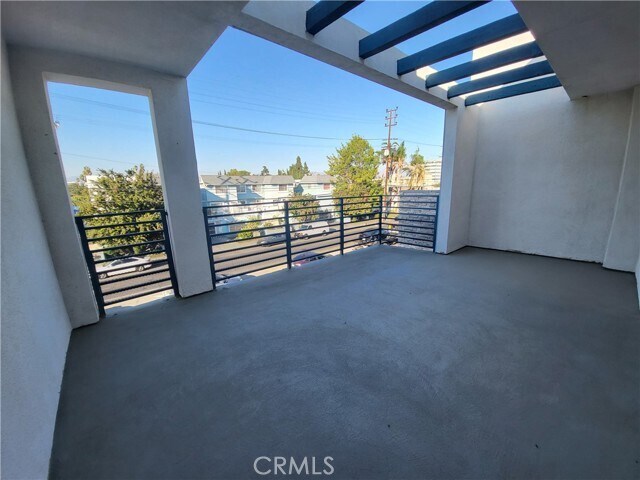 Building Photo - 14614 Vanowen St