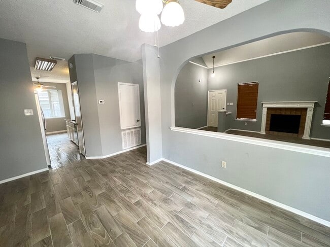 Building Photo - 8035 Trail Side Dr