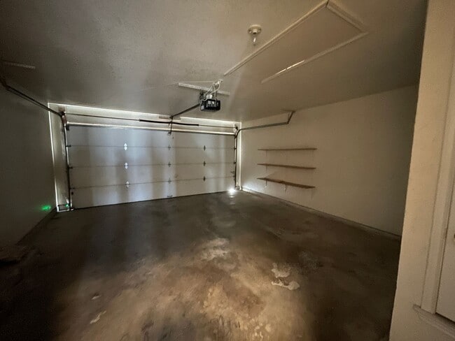 Building Photo - 3817 Water Oak Dr