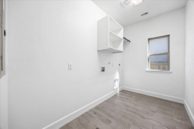 Building Photo - 2162 Wildrye Ln
