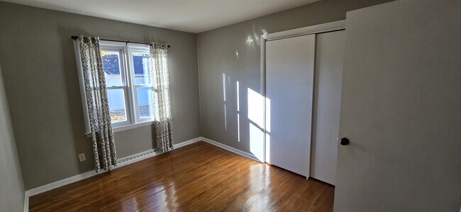 Building Photo - 818 Olive St