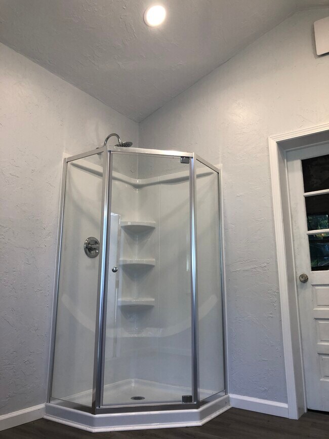 Building Photo - 2031 NW 8th Pl