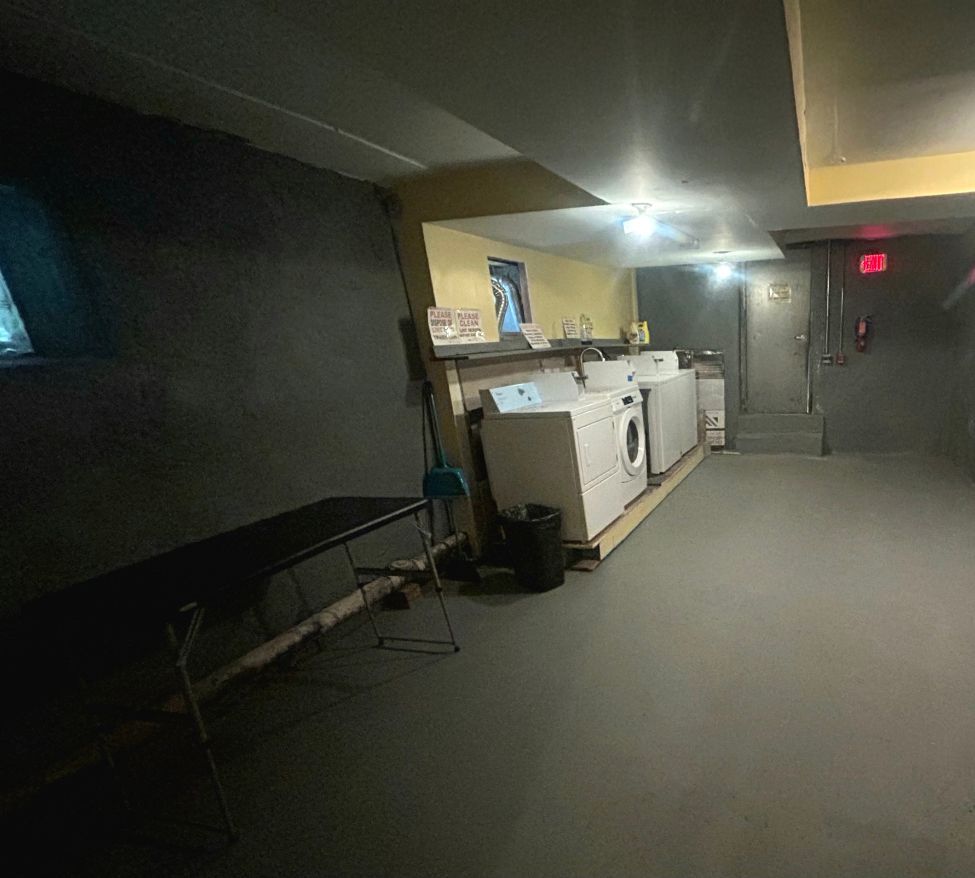 Building Photo - 1311 S 52nd St