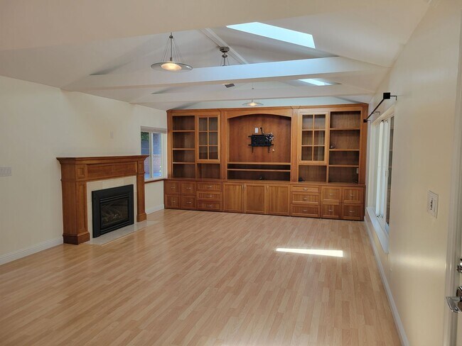 Building Photo - Single level 3 bedroom home in Glorietta N...