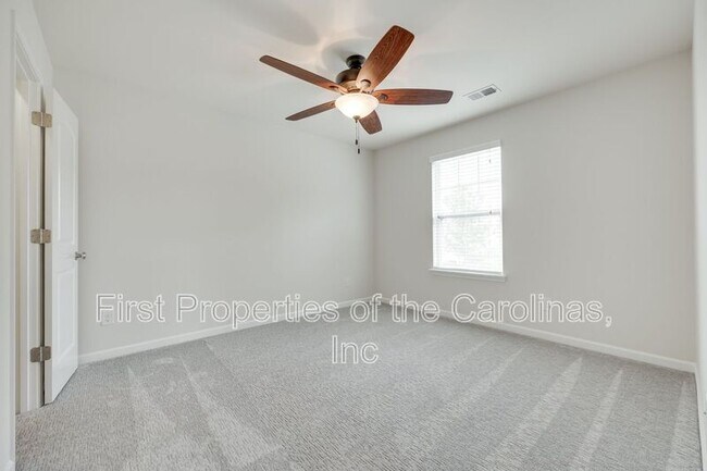 Building Photo - 1430 Harpers Inlet Dr