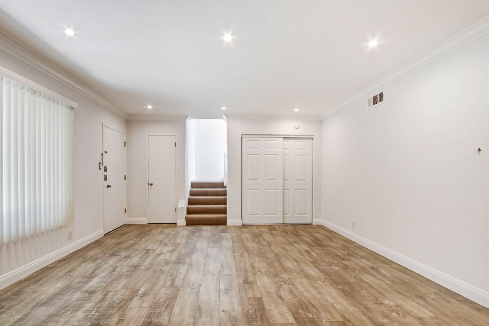 Building Photo - 11615 Darlington Ave