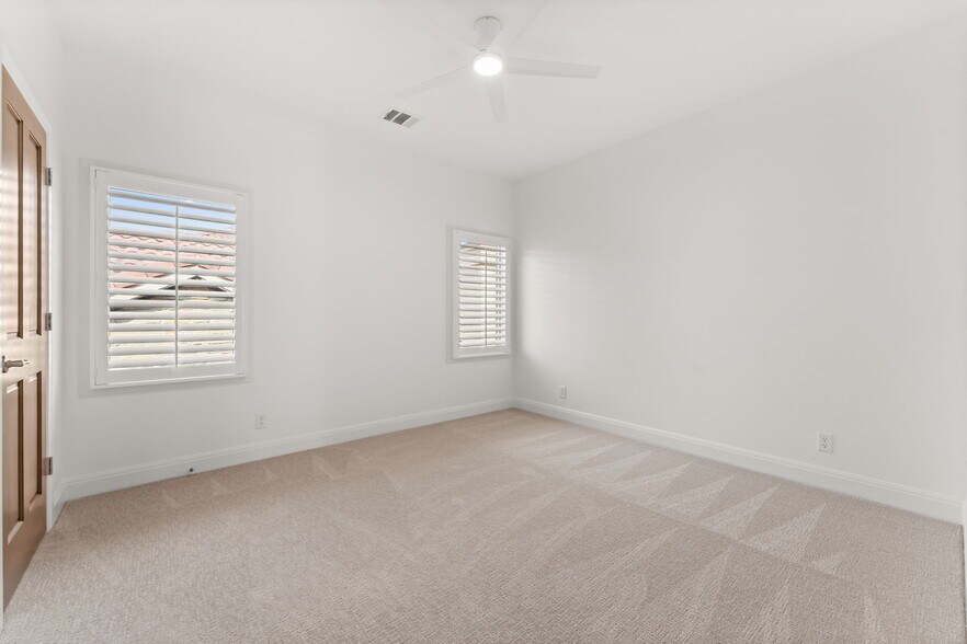 Building Photo - 15 Borello Dr