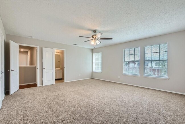 Building Photo - 123 Southampton Dr