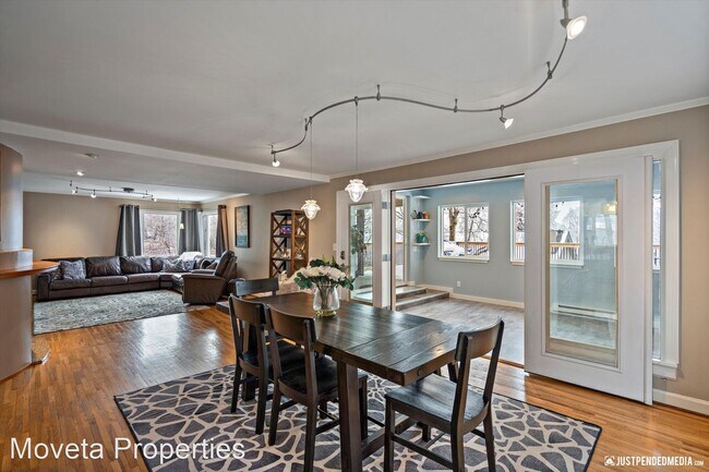 Building Photo - 4 br, 3.5 bath House - 1334 K Street