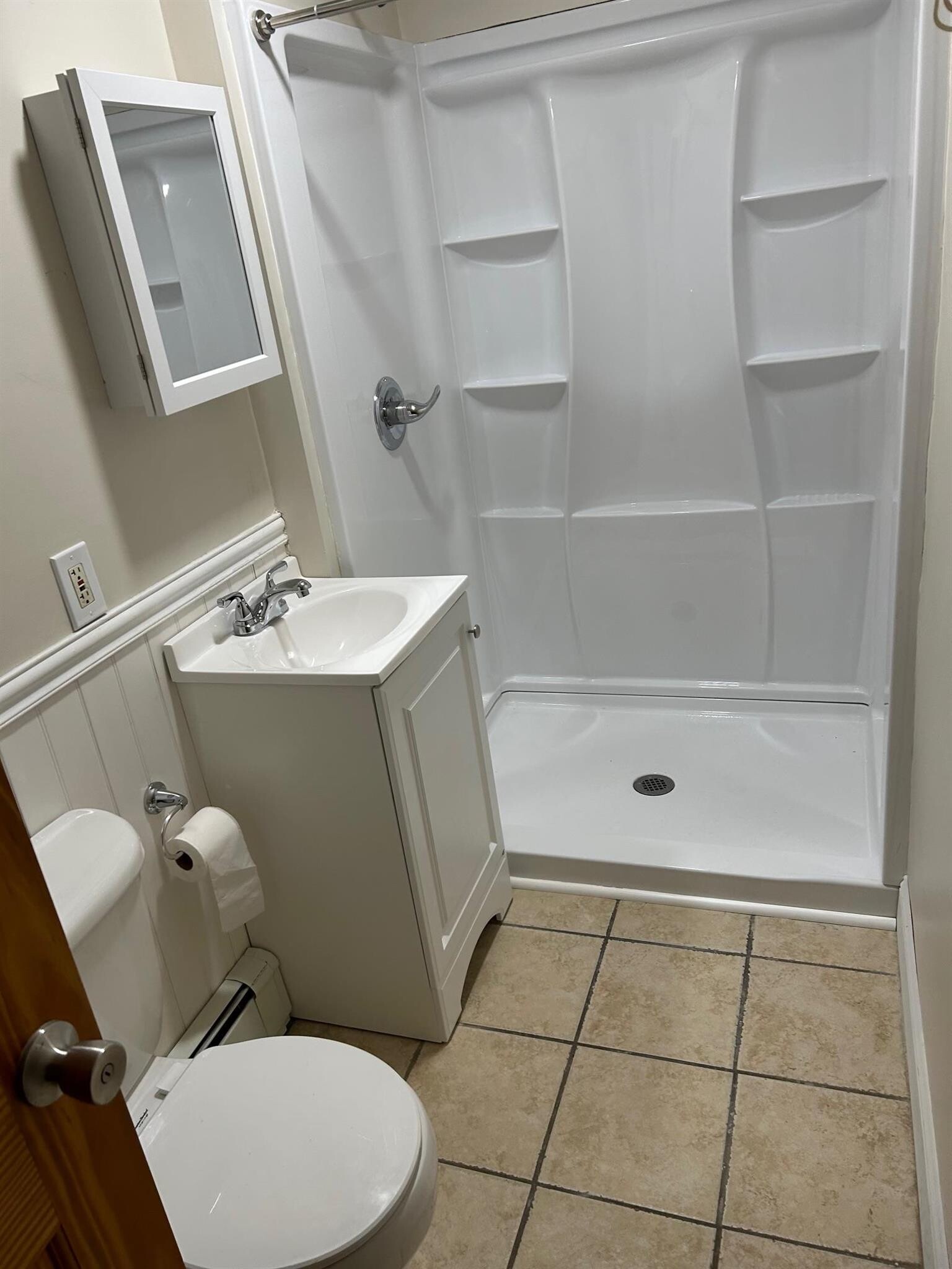 Building Photo - 578 Main St