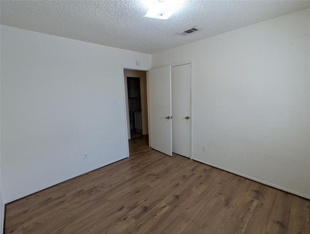 Building Photo - 1112 Dennis Dr