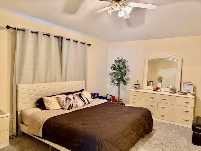 Building Photo - 5329 Tallowpine Terrace