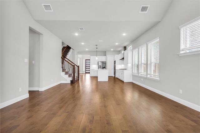 Building Photo - 6657 Barnes Dr
