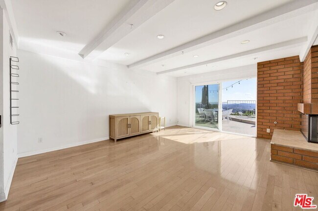 Building Photo - 906 Whitehaven Terrace