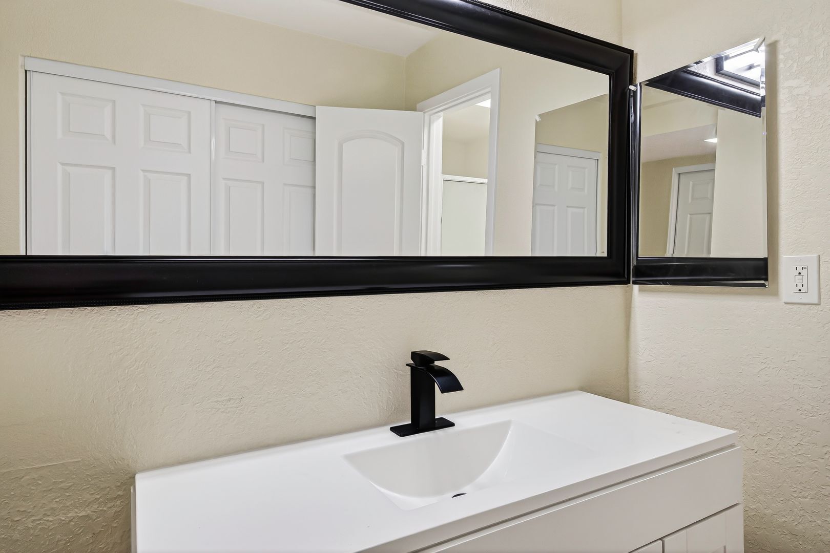 Building Photo - 1250 S Brookhurst St