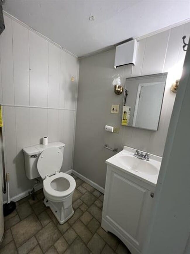 Building Photo - Charming one bedroom in South Charleston