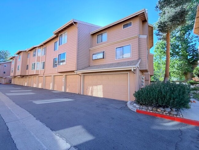 Building Photo - Reno Riverfront Condo - Single Story with Garage